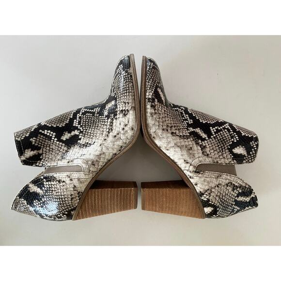 Vince Camuto Famhida Snakeskin Ankle Bootie Women’s Size 9.5 NWOB - Picture 8 of 9